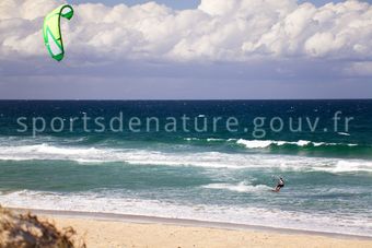 Kite surf 002 - Tous droits réservés - Photothèque sportsdenature.gouv.fr