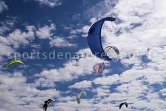 Kite surf 004 - Tous droits réservés - Photothèque sportsdenature.gouv.fr