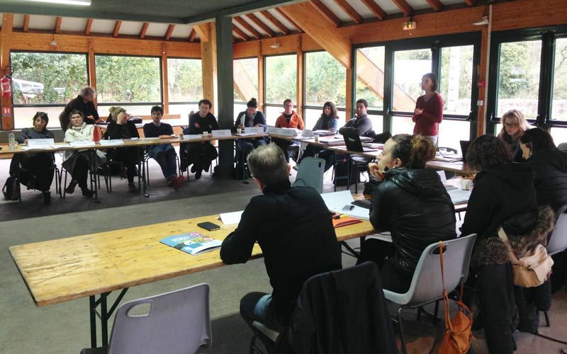 Les-pôles-de-pleine-nature-du-Massif-central-en-séminaire