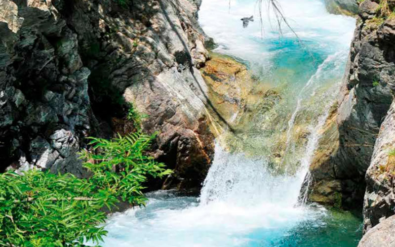 Cours-d’eau-encaissés-et-pratique-du-canyonisme