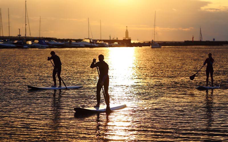 Pratiquer-le-stand-up-paddle-dans-les-ports-de-plaisance