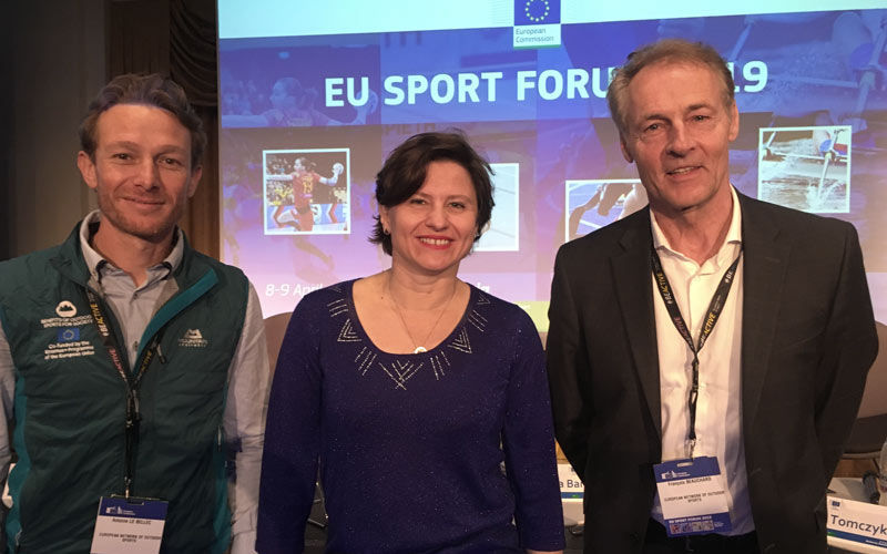 Rencontre-avec-Roxana-Maracineanu-au-Forum-européen-du-sport-avril-2019-s