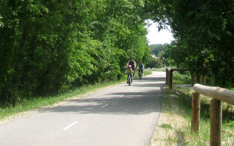 lumieres_cyclotouristes_sur_le_veloroute_du_calavon-marianne-casamance