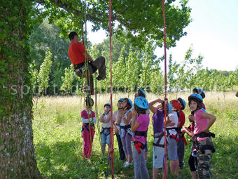 Grimpe d'arbres 008 - Tous droits réservés - Vincent Bouchet - Photothèque sportsdenature.gouv.fr