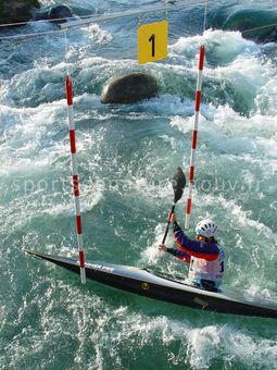 Kayak de slalom 001 - Tous droits réservés - Mathieu Morverand - Photothèque sportsdenature.gouv.fr
