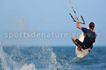 Kite surf 001 - Tous droits réservés - Photothèque sportsdenature.gouv.fr
