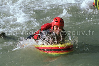 Nage en eaux vives 005 - Tous droits réservés - Mathieu Morverand - Photothèque sportsdenature.gouv.fr