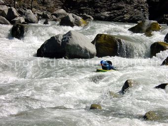 Nage en eaux vives 010 - Tous droits réservés - Mathieu Morverand - Photothèque sportsdenature.gouv.fr