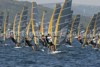 Planche à voile 001 - Tous droits réservés - Paul Amouroux - Photothèque sportsdenature.gouv.fr