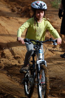 Pratiques enfants 005 - Tous droits réservés - Ludmilla Ridoin - Photothèque sportsdenature.gouv.fr