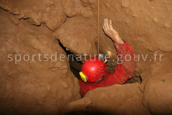 Spéléologie 027 - Tous droits réservés - Mathieu Morverand - Photothèque sportsdenature.gouv.fr