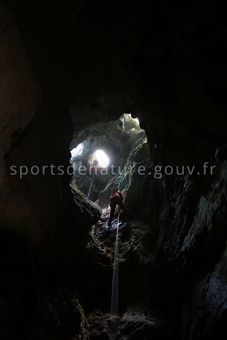 Spéléologie 030 - Tous droits réservés - Mathieu Morverand - Photothèque sportsdenature.gouv.fr