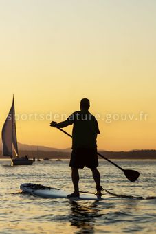 Stand up paddle 001 - Tous droits réservés - Photothèque sportsdenature.gouv.fr