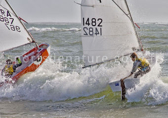 Voile légère 012 - Tous droits réservés - Josée Grégoire - Photothèque sportsdenature.gouv.fr