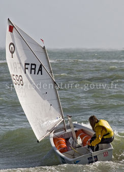 Voile légère 022 - Tous droits réservés - Josée Grégoire - Photothèque sportsdenature.gouv.fr