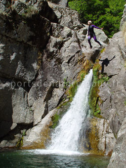 Canyoning 006 - Tous droits réservés - Mathieu Morverand - Photothèque sportsdenature.gouv.fr