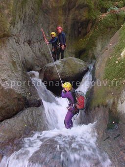 Canyoning 015 - Tous droits réservés - Mathieu Morverand - Photothèque sportsdenature.gouv.fr